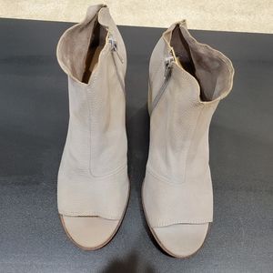 Lucky Brand Short open toe boot